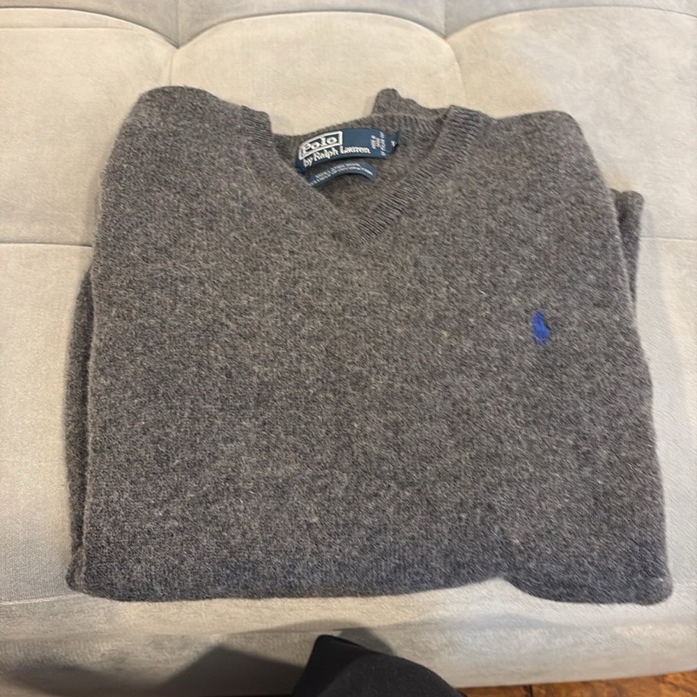 Ralph Lauren 100% lambs wool v neck sweater - Picture 5 of 5